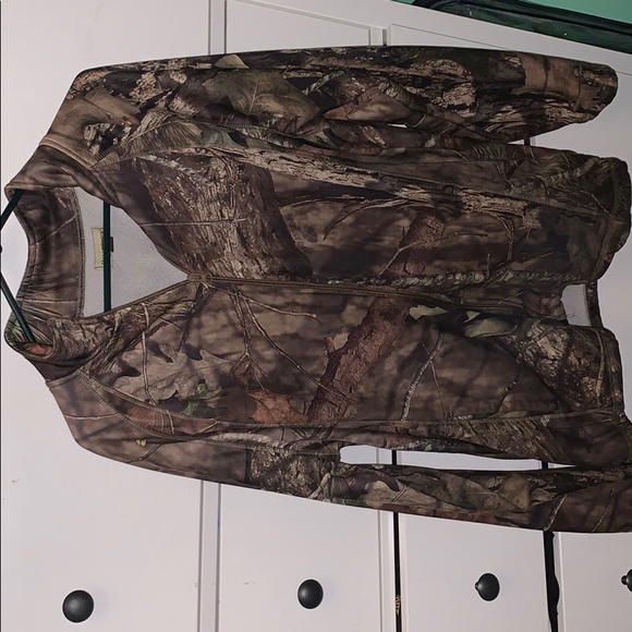 Hoodies and zip ups - Picture 2 of 6